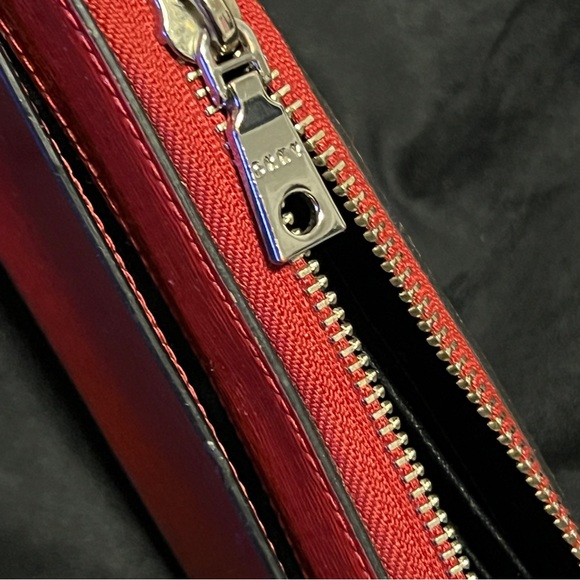 DKNY Patent Sutton Wallet Glossy RED Textured PU Leather lFull Zip Aroundkmr - Picture 11 of 15
